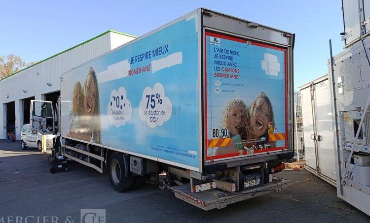 IVECO STRALIS 270 E6 – EN DESIGNATION(93) – PTAC: 19 T- GAZ –  240486 KMS BLANC ET-609-GP