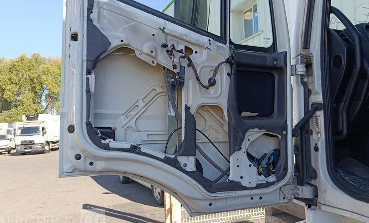 IVECO STRALIS 270 E6 – EN DESIGNATION(93) – PTAC: 19 T- GAZ –  240486 KMS BLANC ET-609-GP