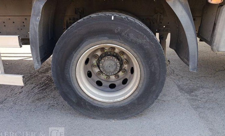 IVECO STRALIS 270 E6 – EN DESIGNATION(93) – PTAC: 19 T- GAZ –  240486 KMS BLANC ET-609-GP