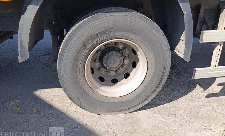 IVECO STRALIS 270 E6 – EN DESIGNATION(93) – PTAC: 19 T- GAZ –  240486 KMS BLANC ET-609-GP