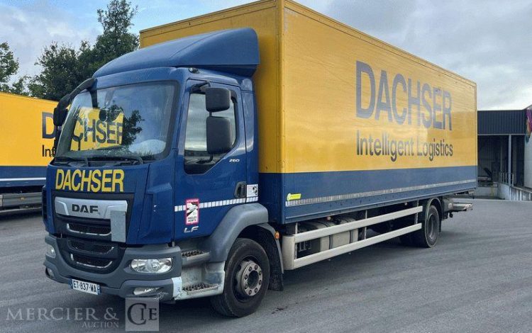 DAF PORTEUR DAF LF 260 AVEC HAYON – DIESEL- PTAC 16 TONNES – 688802 KMS – ANNEE 2018 BLEU ET-837-WA