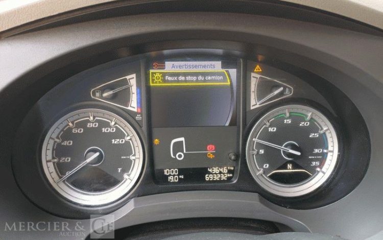 DAF PORTEUR DAF LF 260 AVEC HAYON – DIESEL- PTAC 16 TONNES – 688802 KMS – ANNEE 2018 BLEU ET-837-WA