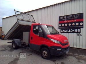 IVECO 35-120 BENNE SIMPLE CABINE COFFRE ROUGE ET-913-LJ