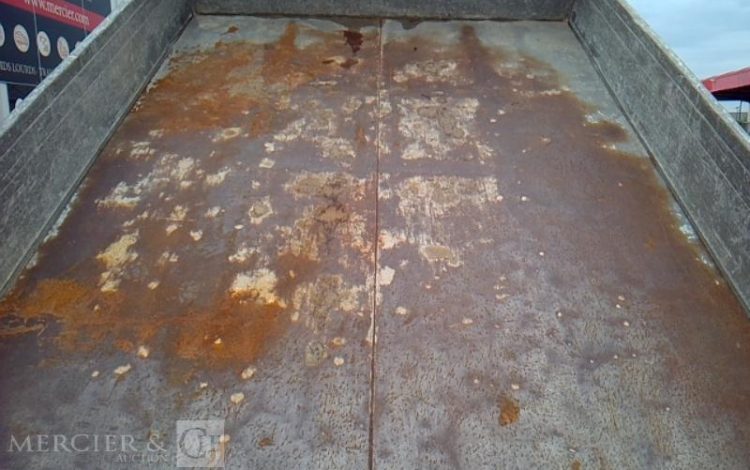 IVECO 35-120 BENNE SIMPLE CABINE COFFRE ROUGE ET-913-LJ