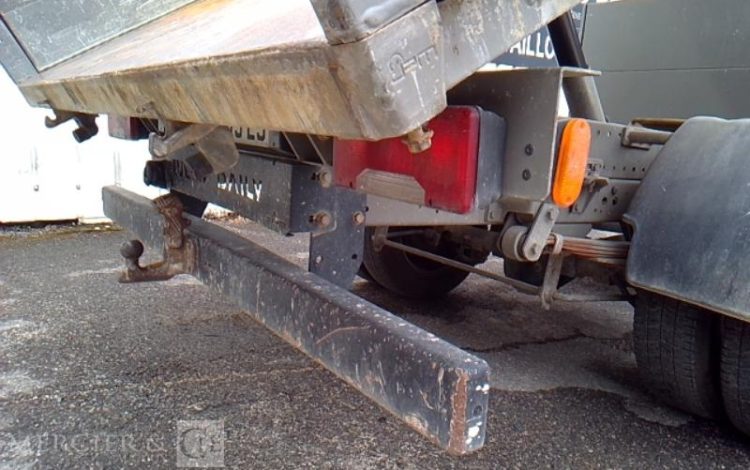 IVECO 35-120 BENNE SIMPLE CABINE COFFRE ROUGE ET-913-LJ
