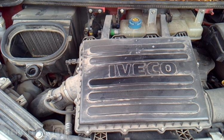 IVECO 35-120 BENNE SIMPLE CABINE COFFRE ROUGE ET-913-LJ