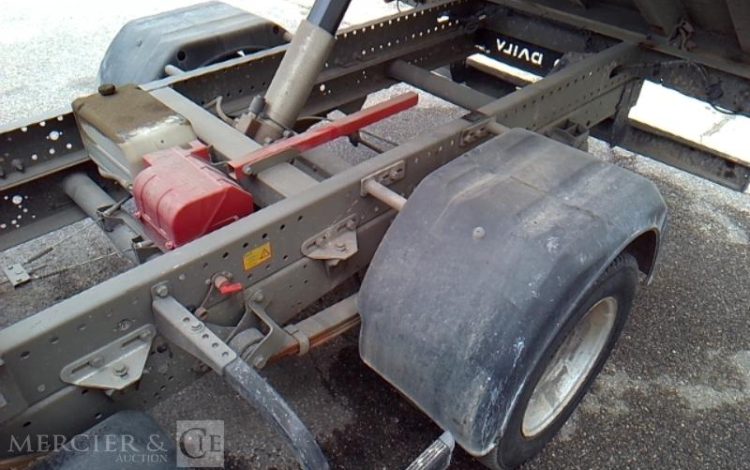 IVECO 35-120 BENNE SIMPLE CABINE COFFRE ROUGE ET-913-LJ