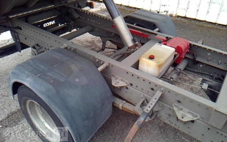 IVECO 35-120 BENNE SIMPLE CABINE COFFRE ROUGE EV-302-WV