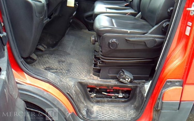 IVECO 35-120 BENNE SIMPLE CABINE COFFRE ROUGE EV-302-WV
