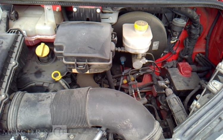 IVECO 35-120 BENNE SIMPLE CABINE COFFRE ROUGE EV-302-WV