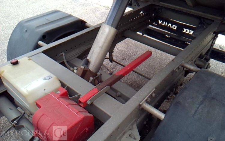 IVECO 35-120 BENNE SIMPLE CABINE COFFRE ROUGE EV-302-WV