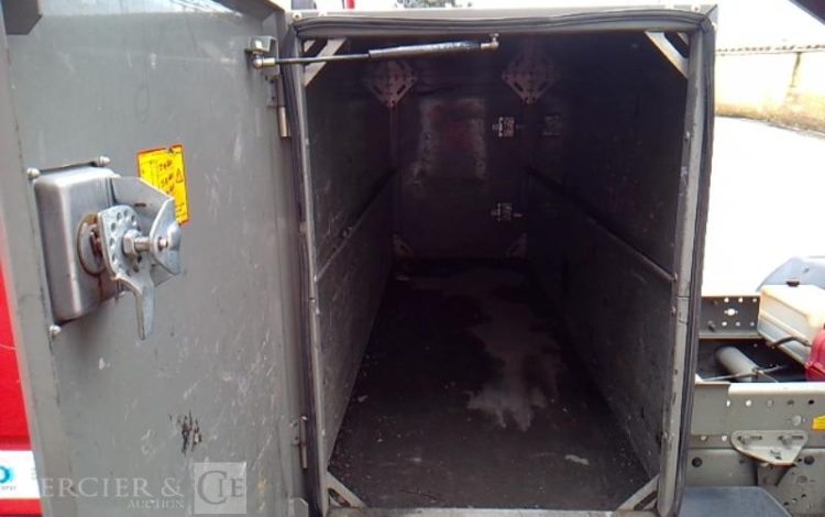 IVECO 35-120 BENNE SIMPLE CABINE COFFRE ROUGE EV-302-WV