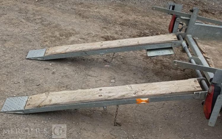 HUBIERE REMORQUE PORTE ROULEAU 1 ESSIEU – PTAC : 1,3 TONNE – ANNE 2018 BLANC EV-944-CY