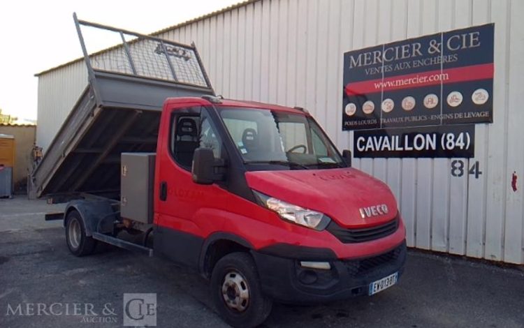 IVECO 35-120 BENNE SIMPLE CABINE COFFRE ROUGE EW-013-BT
