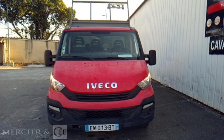 IVECO 35-120 BENNE SIMPLE CABINE COFFRE ROUGE EW-013-BT