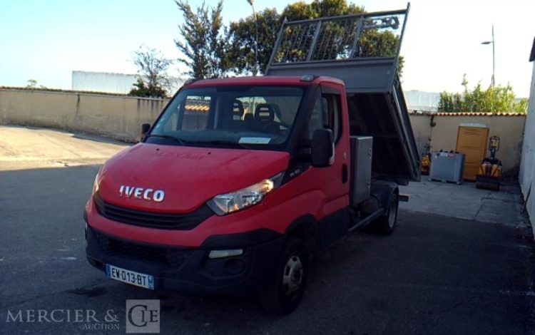 IVECO 35-120 BENNE SIMPLE CABINE COFFRE ROUGE EW-013-BT