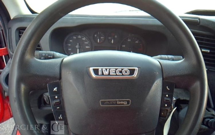 IVECO 35-120 BENNE SIMPLE CABINE COFFRE ROUGE EW-013-BT