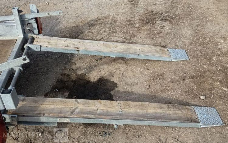 HUBIERE REMORQUE PORTE ROULEAU 1 ESSEIU – PTAC : 1,3 TONNE – ANNEE 2019 BLANC FD-919-JB