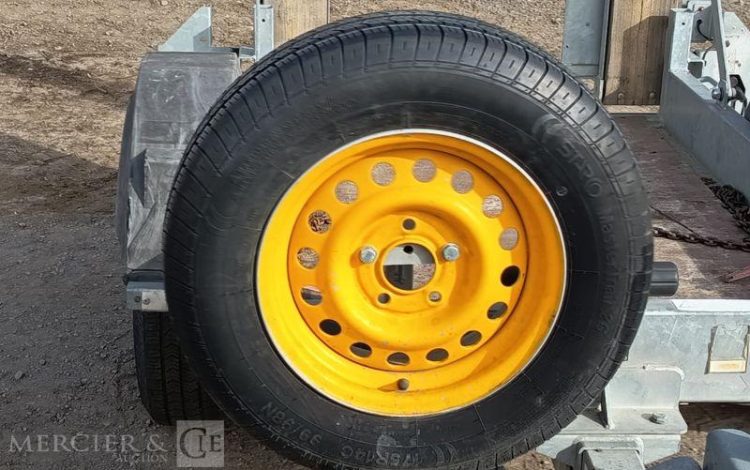 HUBIERE REMORQUE PORTE ROULEAU 1 ESSEIU – PTAC : 1,3 TONNE – ANNEE 2019 BLANC FD-919-JB