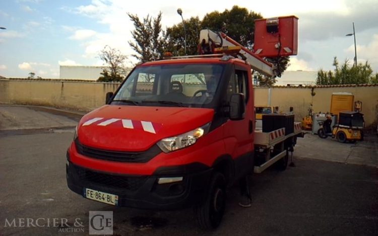 MULTITEL 35-120 NACELLE SUR VL 160 ALU – 16M – 2525H – ROUGE FE-864-BL