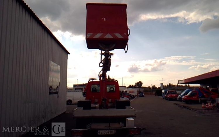MULTITEL 35-120 NACELLE SUR VL 160 ALU – 16M – 2525H – ROUGE FE-864-BL