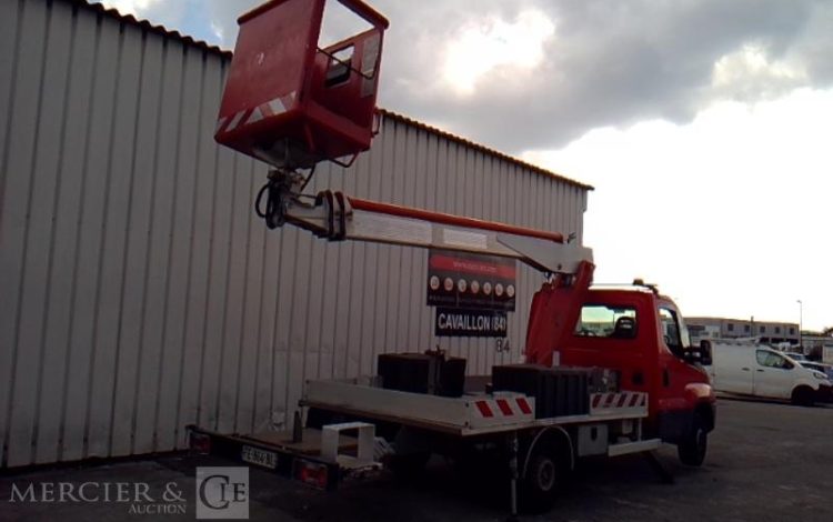MULTITEL 35-120 NACELLE SUR VL 160 ALU – 16M – 2525H – ROUGE FE-864-BL