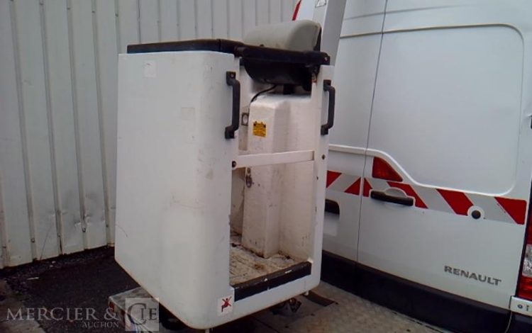 RENAULT MASTER NACELLE SUR VL ETL-32-125 – 12M – 1621H BLANC FN-080-YH