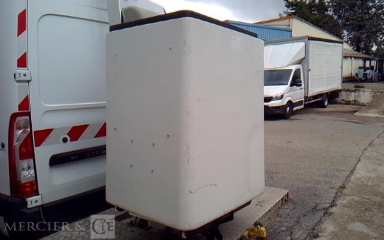 RENAULT MASTER NACELLE SUR VL ETL-32-125 – 12M – 1621H BLANC FN-080-YH
