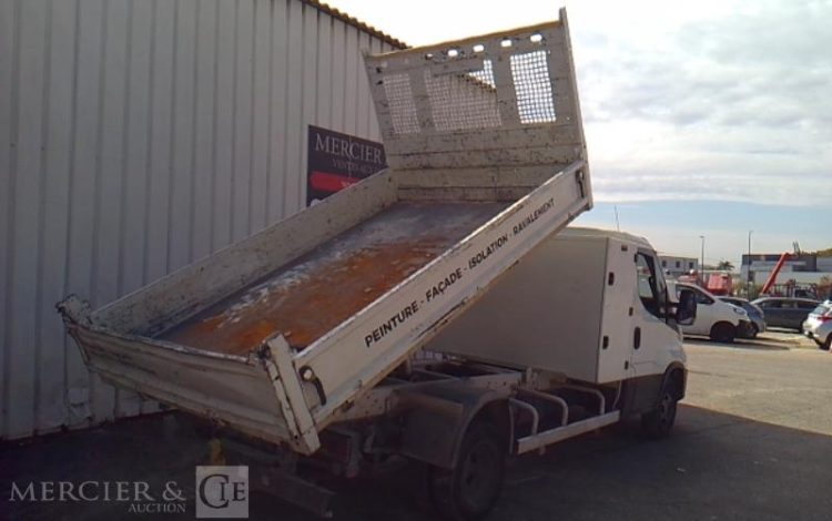 IVECO DAILY 35-160 H3.0 BENNE SIMPLE CABINE COFFRE BLANC GD-694-CV