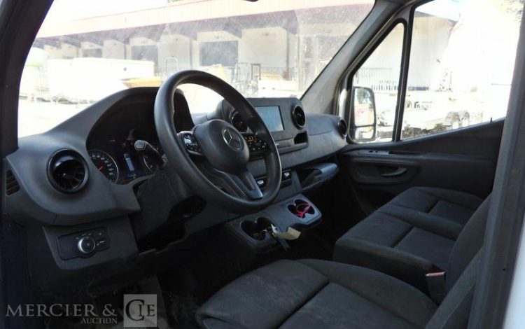 MERCEDES SPRINTER 215 FG39 PRO TRACTION BLANC GE-993-NC
