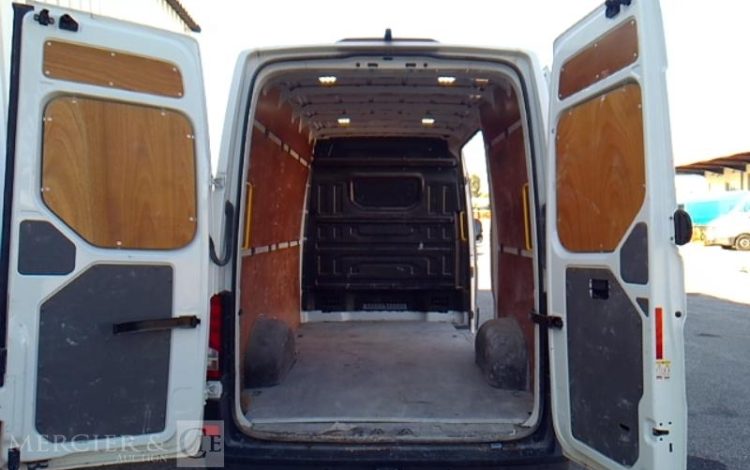 VOLKSWAGEN CRAFTER 177 CV L3H3 BLANC GR-442-MW