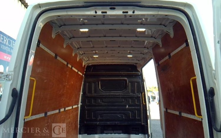 VOLKSWAGEN CRAFTER 177 CV L3H3 BLANC GR-442-MW