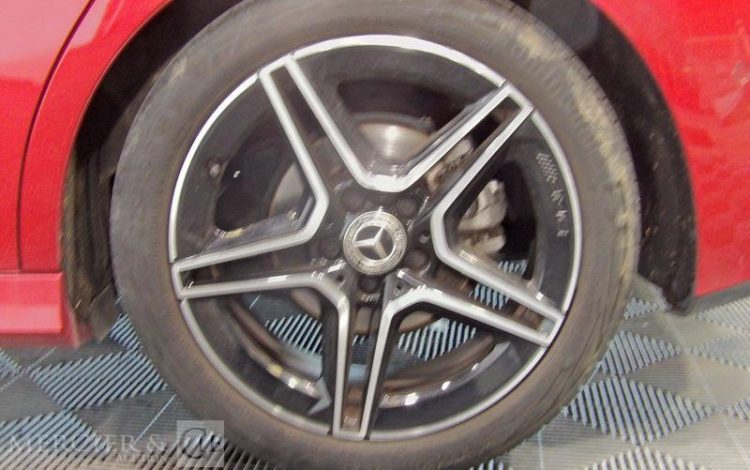 MERCEDES CLASSE A 200D ROUGE GX-989-YW