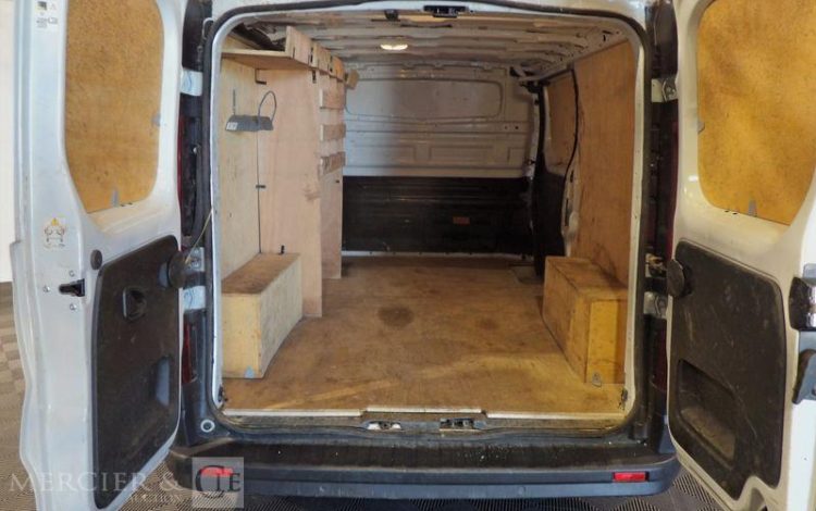 RENAULT TRAFIC GCF L2H1 3T BLUE DCI 130 E6  GZ-526-PG