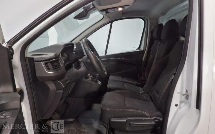 RENAULT TRAFIC GCF L2H1 3T BLUE DCI 130 E6  GZ-526-PG