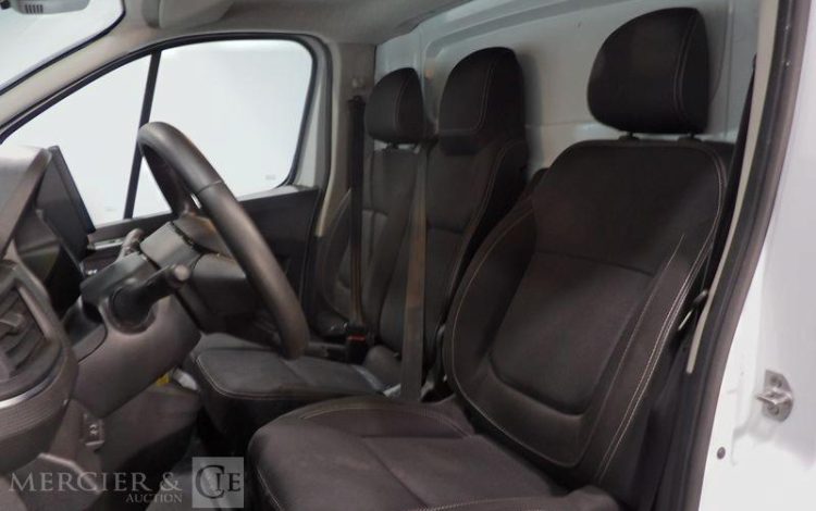 RENAULT TRAFIC GCF L2H1 3T BLUE DCI 130 E6  GZ-526-PG