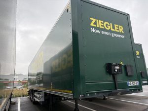 LECITRAILER SREM 3 ESSIEUX – AN 2025 – CAISSE RIGIDE  HD-700-BC
