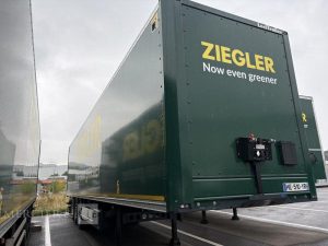 LECITRAILER SREM 3 ESSIEUX – AN 2025 – CAISSE RIGIDE  HE-510-YR