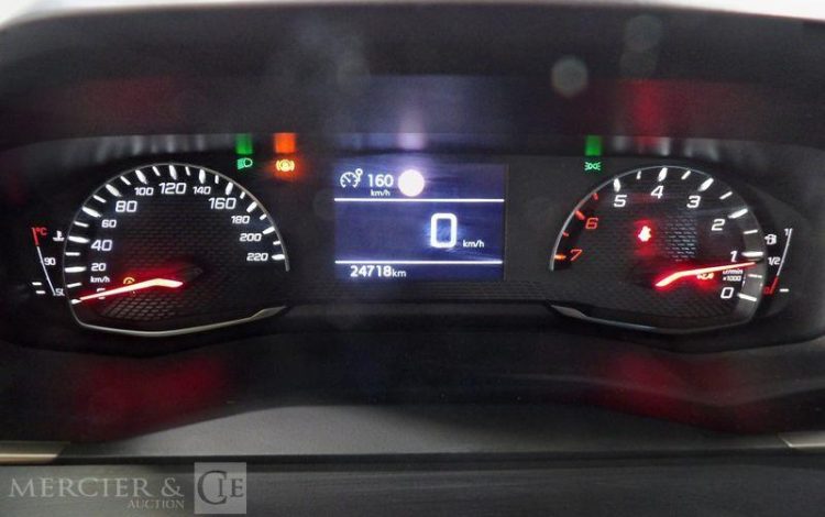 PEUGEOT 208 STE BLANC HE-567-BN