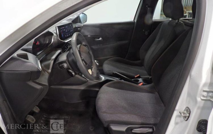 PEUGEOT 208 STE BLANC HE-567-BN