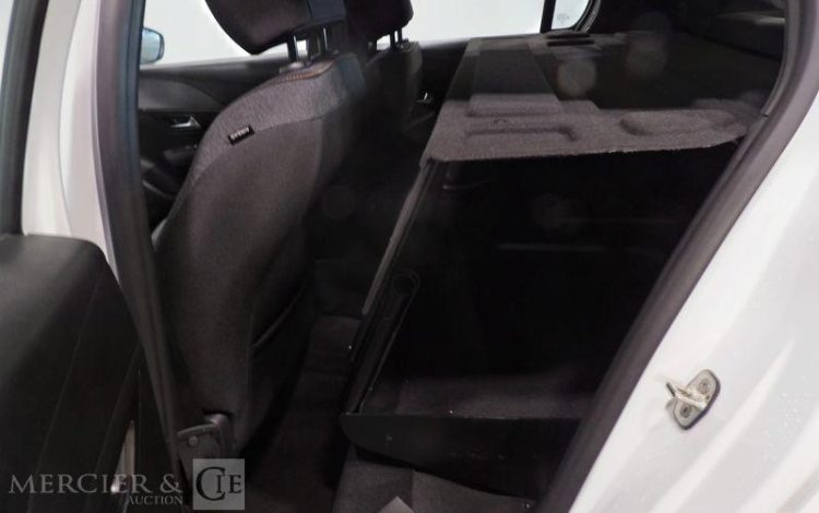 PEUGEOT 208 STE BLANC HE-567-BN