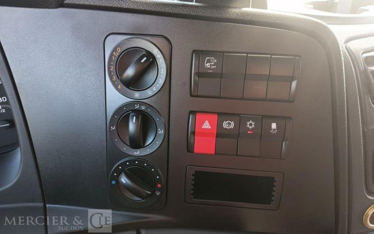 MERCEDES ATEGO 1324 NL 4X2  HJ-687-FF