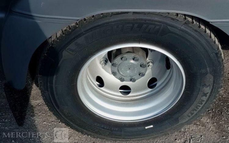 MERCEDES ATEGO 1324 NL 4X2  HJ-687-FF