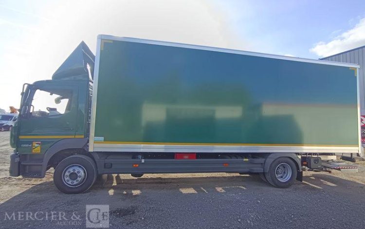 MERCEDES ATEGO 1324 NL 4X2  HJ-781-FF