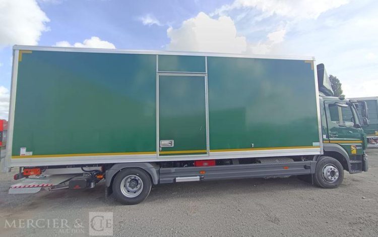 MERCEDES ATEGO 1324 NL 4X2 CAISSE AVEC HAYON – PTAC : 13,5 TONNES – 807 KMS – ANNEE 2026 VERT HJ-842-FF