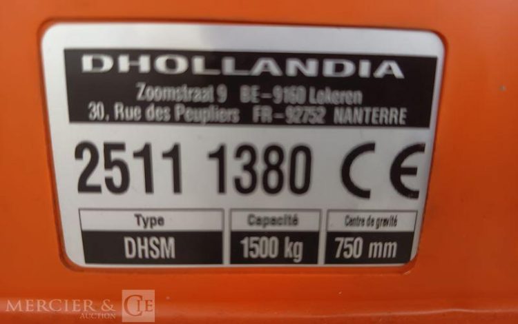 MERCEDES ATEGO 1324 NL 4X2 CAISSE AVEC HAYON – PTAC : 13,5 TONNES – 807 KMS – ANNEE 2026 VERT HJ-842-FF