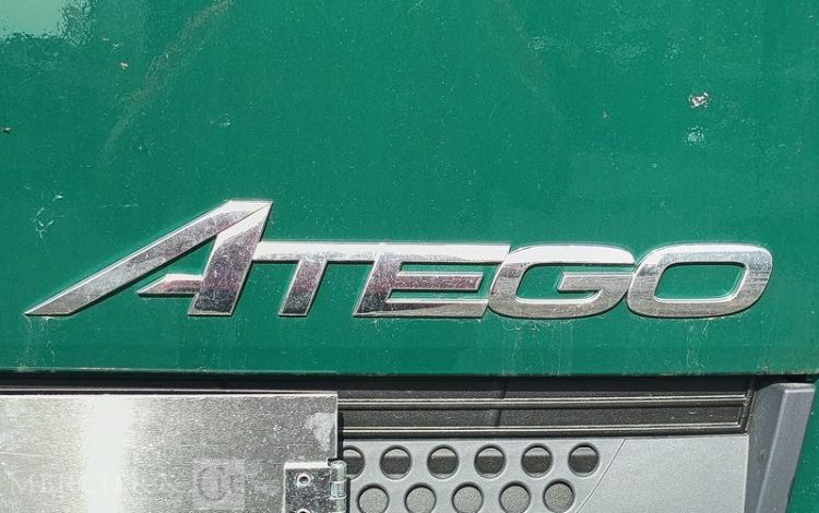 MERCEDES ATEGO 1324 NL 4X2 CAISSE AVEC HAYON – PTAC : 13,5 TONNES – 807 KMS – ANNEE 2026 VERT HJ-842-FF