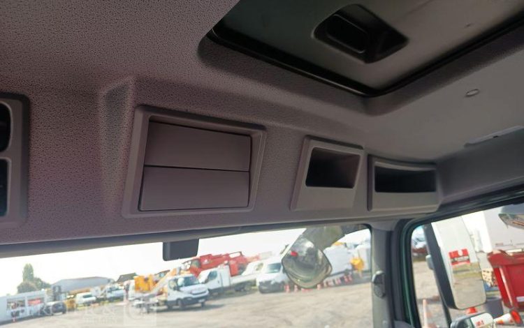 MERCEDES ATEGO 1324 NL 4X2 CAISSE AVEC HAYON – PTAC : 13,5 TONNES – 807 KMS – ANNEE 2026 VERT HJ-842-FF