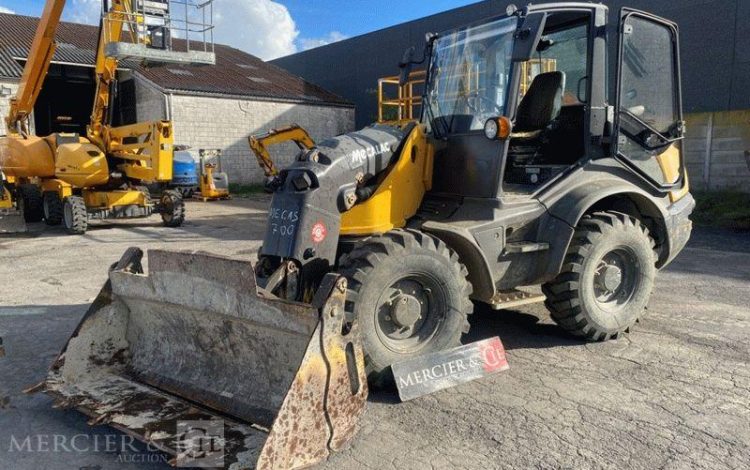 MECALAC CHARGEUSE ARTICULEE AS 700 SUR ROUES – 7,5 TONNES – 2924 HEURES – ANNEE 2020  MECAS700