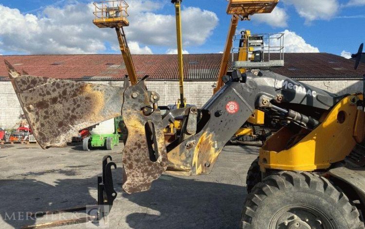 MECALAC CHARGEUSE ARTICULEE AS 700 SUR ROUES – 7,5 TONNES – 2924 HEURES – ANNEE 2020  MECAS700